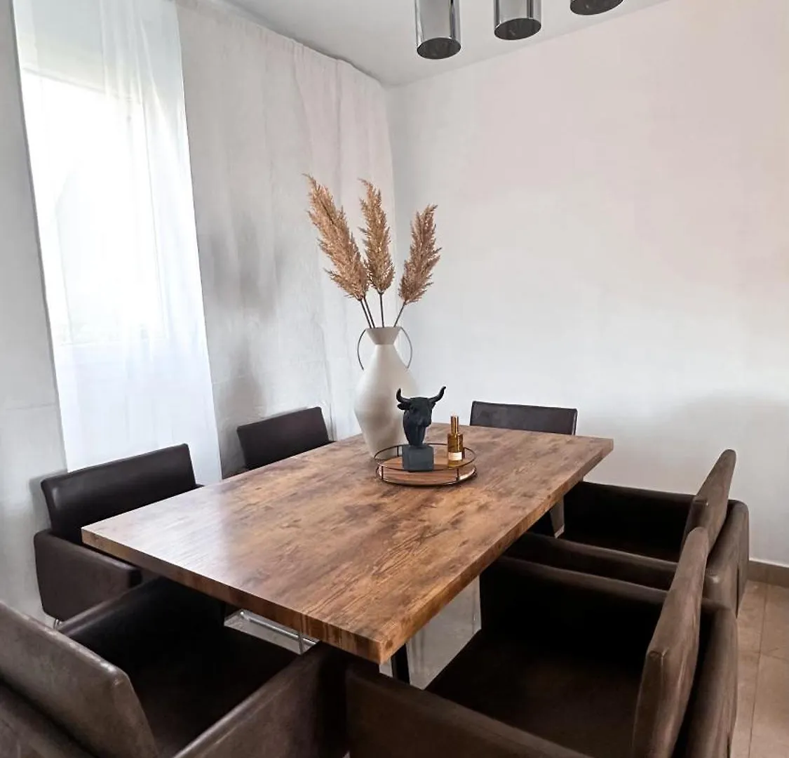 Vistalmar - Modern Poolside Apartment With Large Terrace, In Manilva Spain