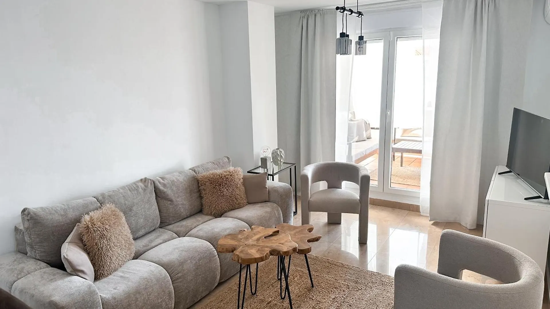 Vistalmar - Modern Poolside Apartment With Large Terrace, In Manilva Spain