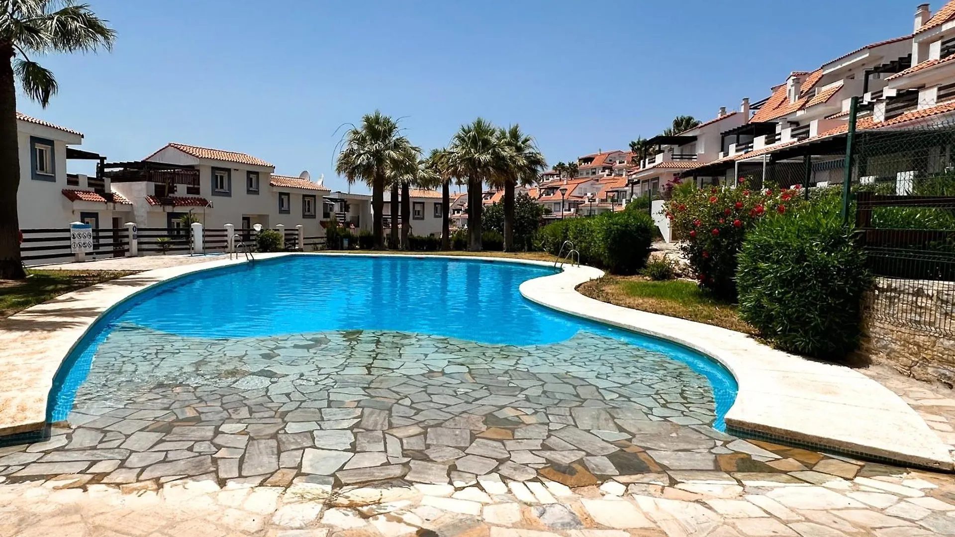 Vistalmar - Modern Poolside Apartment With Large Terrace, In Manilva